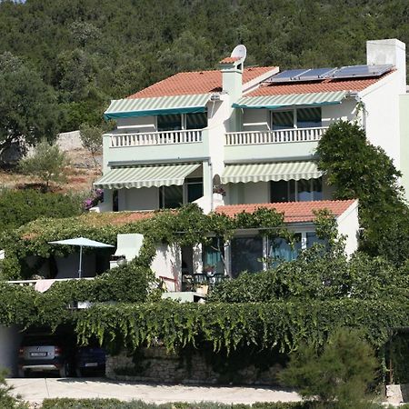 Apartments Tonka Vinišće Extérieur photo
