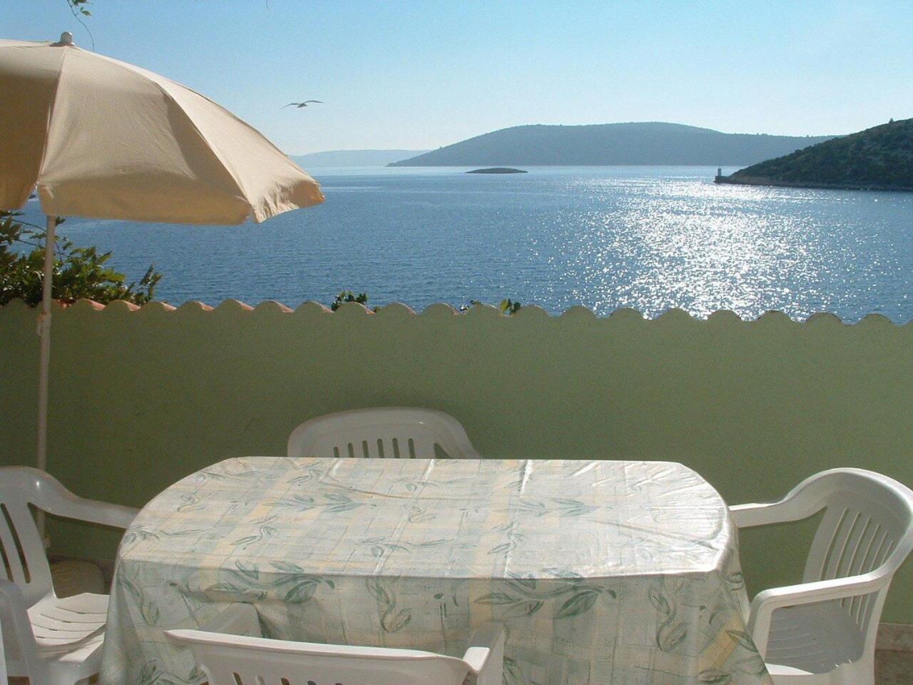 Apartments Tonka Vinišće Extérieur photo